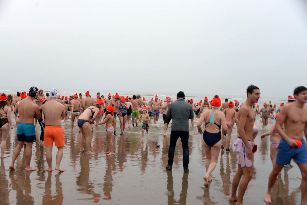 ../Images/Nieuwjaarsduik Nederzandt 2020 076.jpg